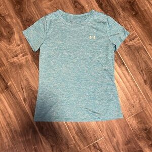 UNDER ARMOUR women’s shirt never worn